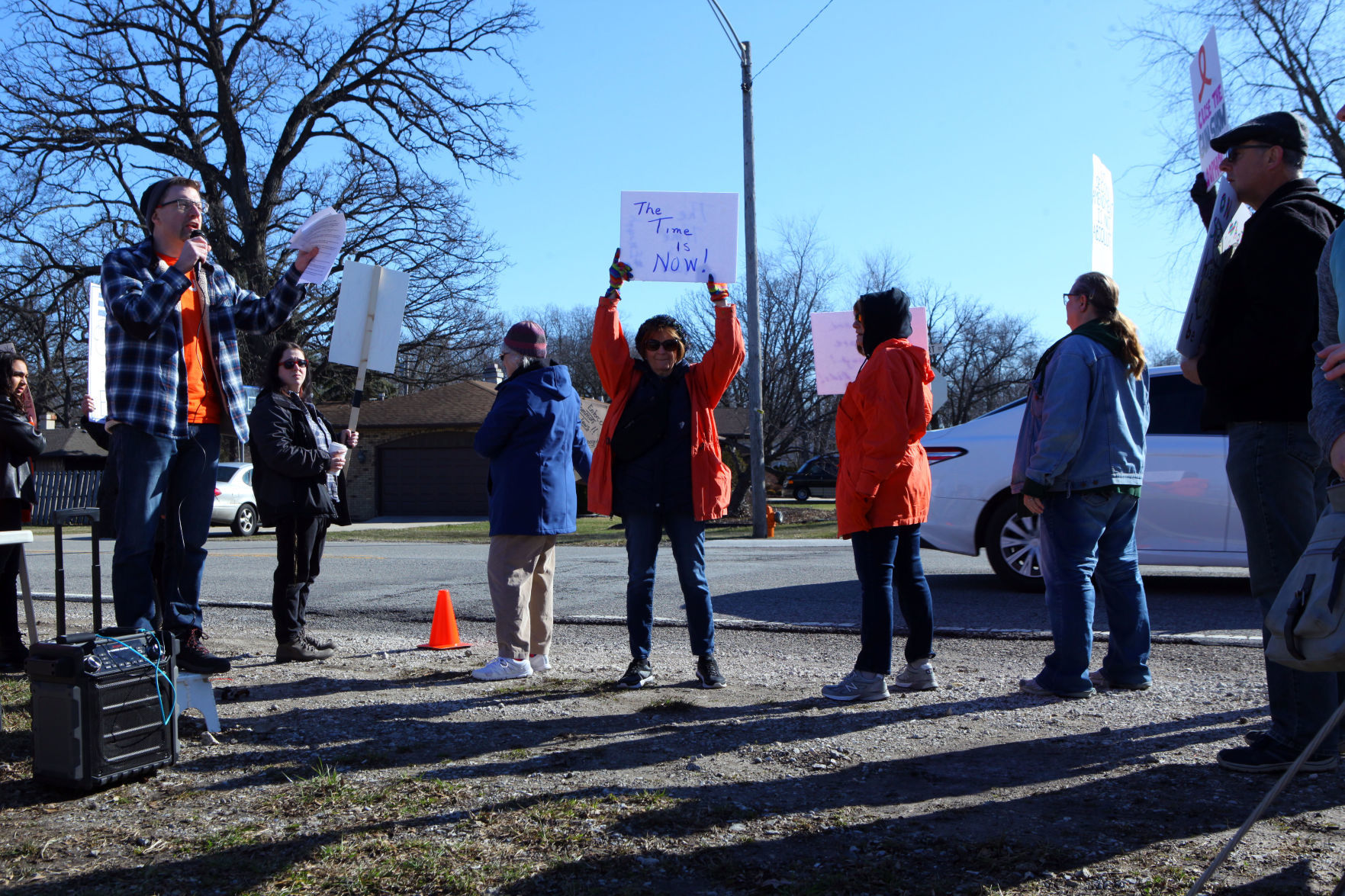 Gallery: Organizers protest outside gun show in Crown Point